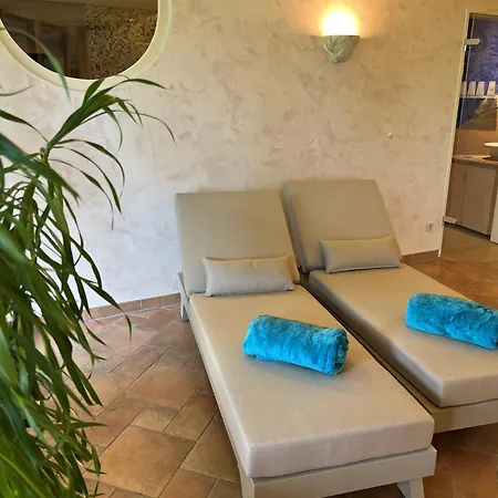 兰德豪斯劳博酒店 3*